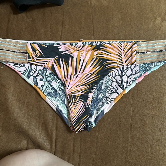 Assorted Maaji bottoms - Picture 3 of 4